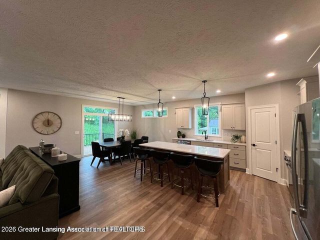6097 Southridge Road, East Lansing, MI 48823