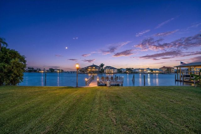 220 HARBOR VIEW LANE, Largo, FL 33770