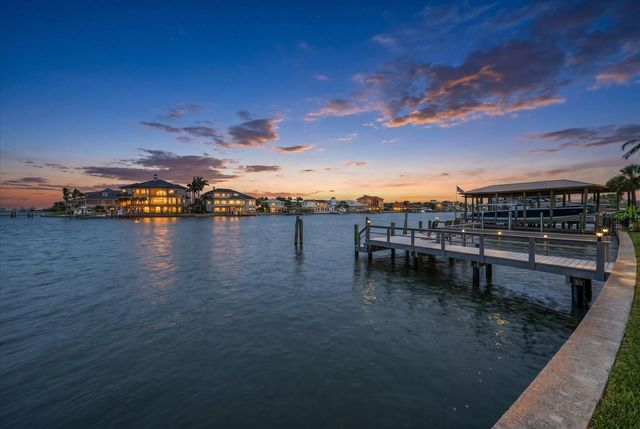 220 HARBOR VIEW LANE, Largo, FL 33770