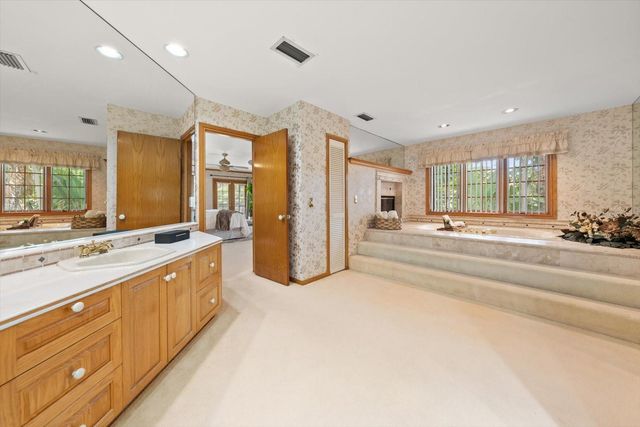 220 HARBOR VIEW LANE, Largo, FL 33770