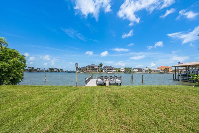 220 HARBOR VIEW LANE, Largo, FL 33770