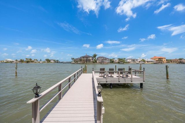 220 HARBOR VIEW LANE, Largo, FL 33770