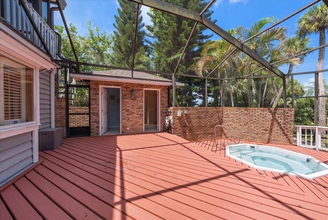 220 HARBOR VIEW LANE, Largo, FL 33770