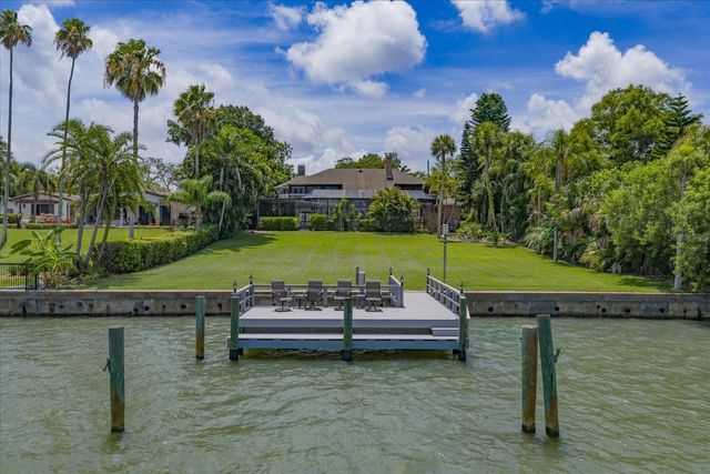 220 HARBOR VIEW LANE, Largo, FL 33770