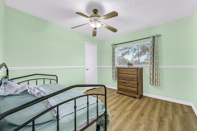 2503 Bisontine Street, Friendswood, TX 77546