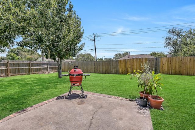 2503 Bisontine Street, Friendswood, TX 77546