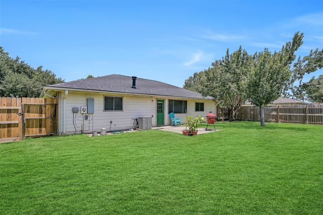 2503 Bisontine Street, Friendswood, TX 77546
