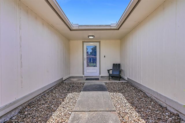 2503 Bisontine Street, Friendswood, TX 77546