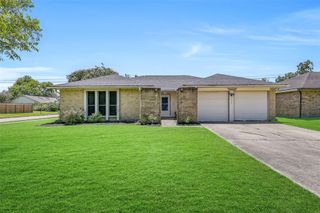 2503 Bisontine Street, Friendswood, TX 77546