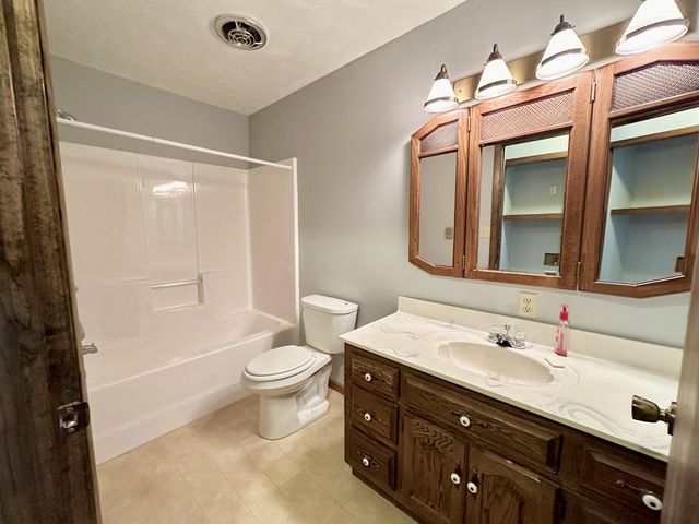 110 E Journeys End Road, Stearns, KY 42647