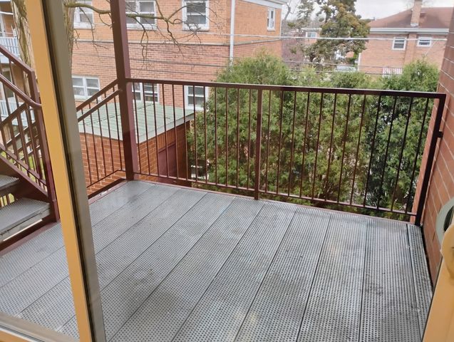 397 Alles Avenue 2, Des Plaines, IL 60016