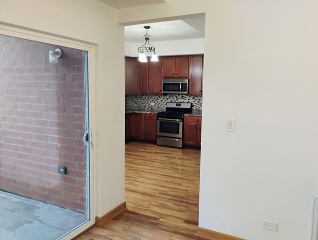 397 Alles Avenue 2, Des Plaines, IL 60016