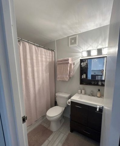 33 W DELAWARE Place 10D, Chicago, IL 60610