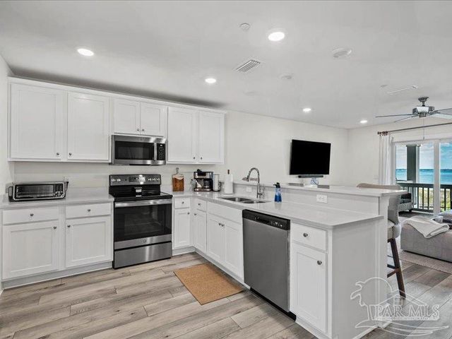 16104 Innerarity Pt Rd, Pensacola, FL 32507