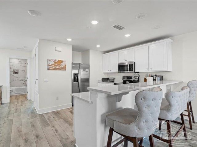 16104 Innerarity Pt Rd, Pensacola, FL 32507