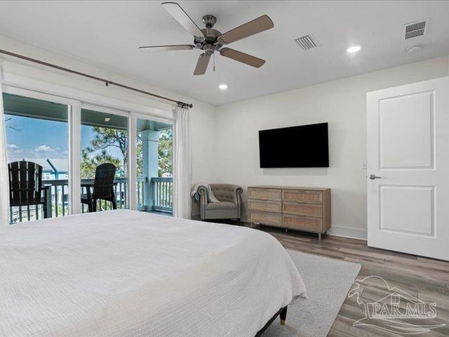 16104 Innerarity Pt Rd, Pensacola, FL 32507