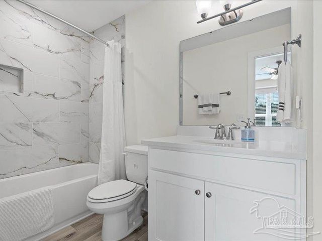 16104 Innerarity Pt Rd, Pensacola, FL 32507