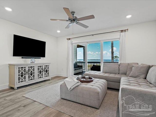 16104 Innerarity Pt Rd, Pensacola, FL 32507