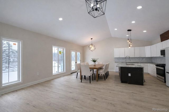 409 6 Mile Road Nw, Alpine Township, MI 49321