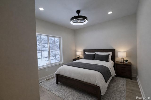 409 6 Mile Road Nw, Alpine Township, MI 49321