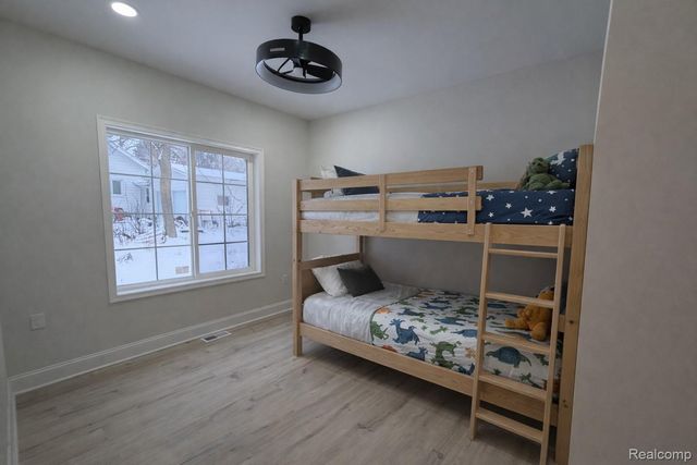 409 6 Mile Road Nw, Alpine Township, MI 49321