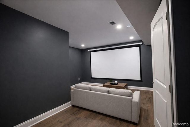 409 6 Mile Road Nw, Alpine Township, MI 49321