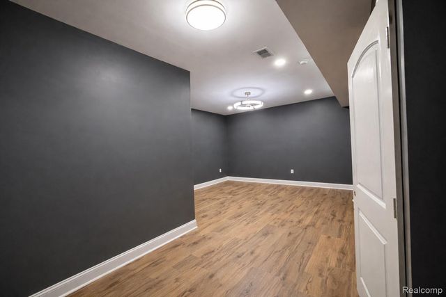 409 6 Mile Road Nw, Alpine Township, MI 49321