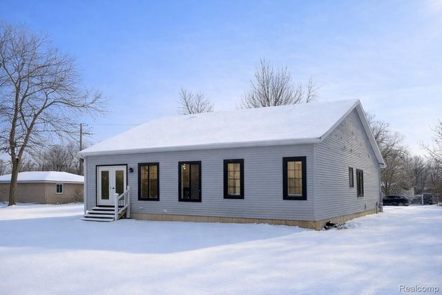 409 6 Mile Road Nw, Alpine Township, MI 49321