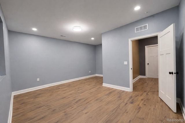 409 6 Mile Road Nw, Alpine Township, MI 49321