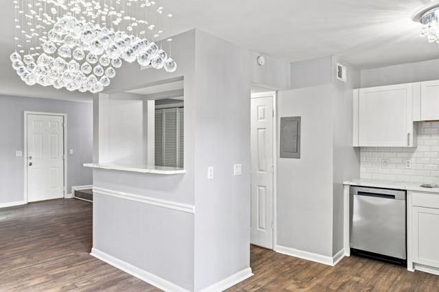 370 Wallace Rd Apt C6, Nashville, TN 37211
