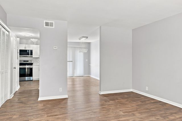 370 Wallace Rd Apt C6, Nashville, TN 37211