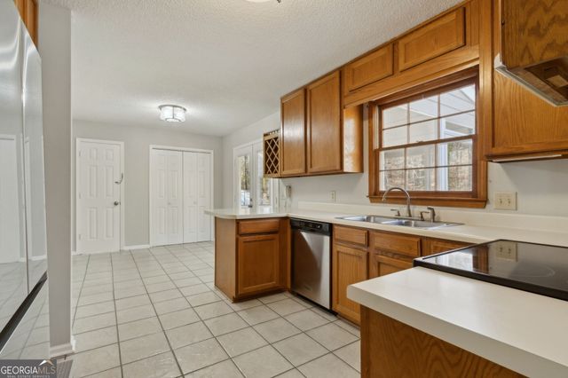 4675 Creek Bluff Drive, Sugar Hill, GA 30518