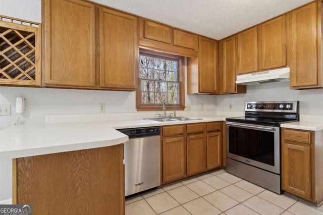 4675 Creek Bluff Drive, Sugar Hill, GA 30518