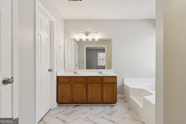 4675 Creek Bluff Drive, Sugar Hill, GA 30518