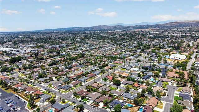 17351 La Collette, Yorba Linda, CA 92886