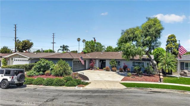 17351 La Collette, Yorba Linda, CA 92886