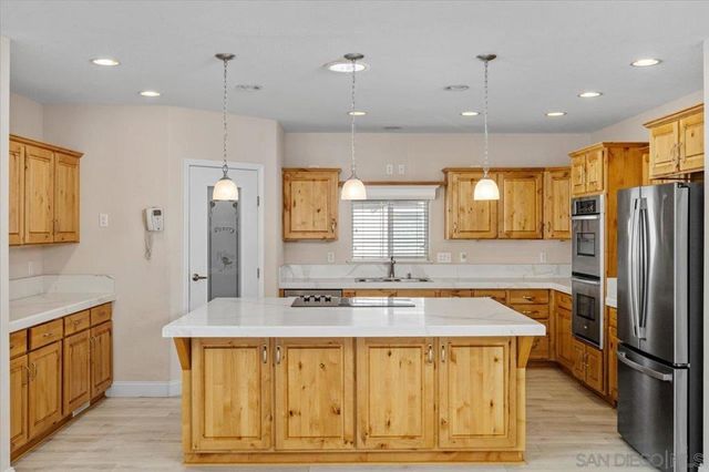 8975 Lawrence Welk Dr 137, Escondido, CA 92026