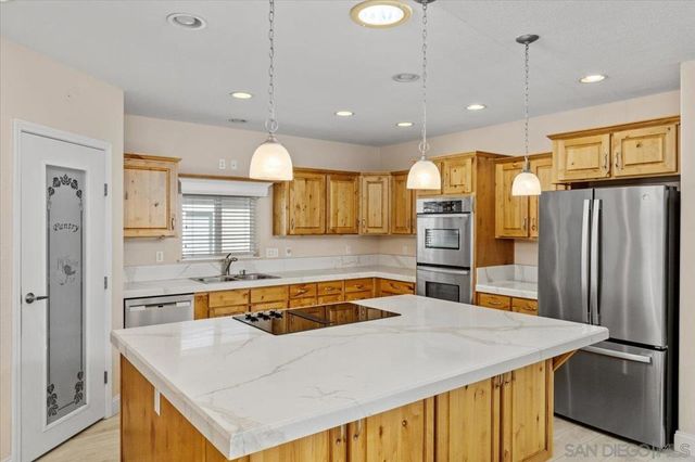 8975 Lawrence Welk Dr 137, Escondido, CA 92026