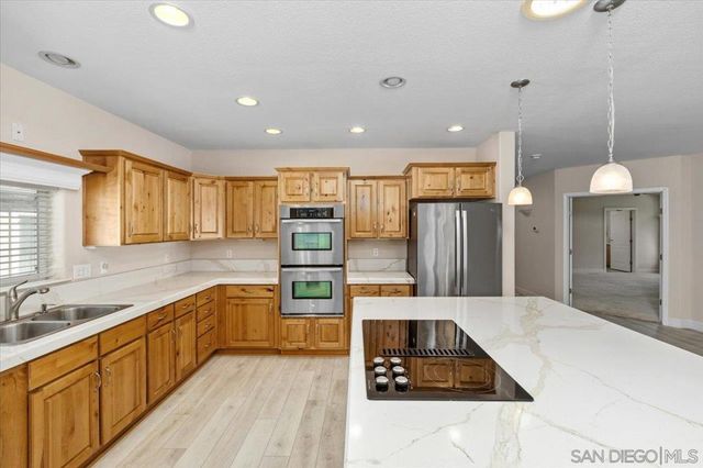 8975 Lawrence Welk Dr 137, Escondido, CA 92026