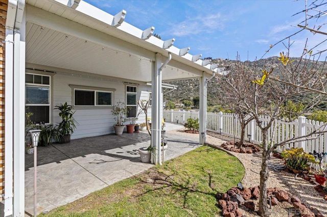 8975 Lawrence Welk Dr 137, Escondido, CA 92026