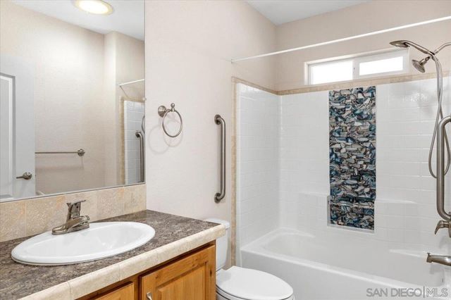 8975 Lawrence Welk Dr 137, Escondido, CA 92026