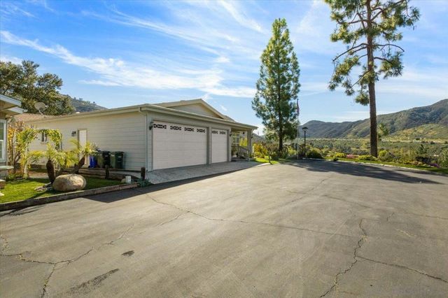 8975 Lawrence Welk Dr 137, Escondido, CA 92026