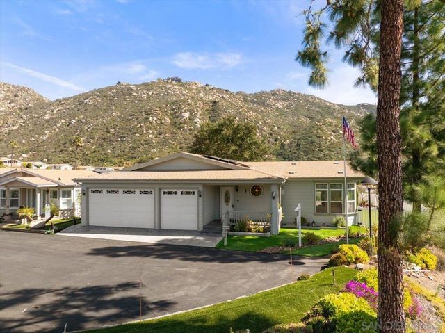 8975 Lawrence Welk Dr 137, Escondido, CA 92026