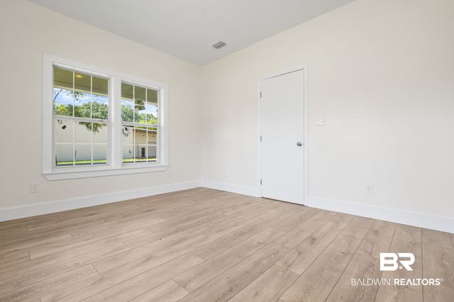 202 N Lafayette St, Mobile, AL 36604