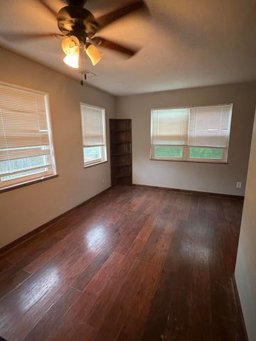 1 Garnett Avenue, Williamstown, KY 41097