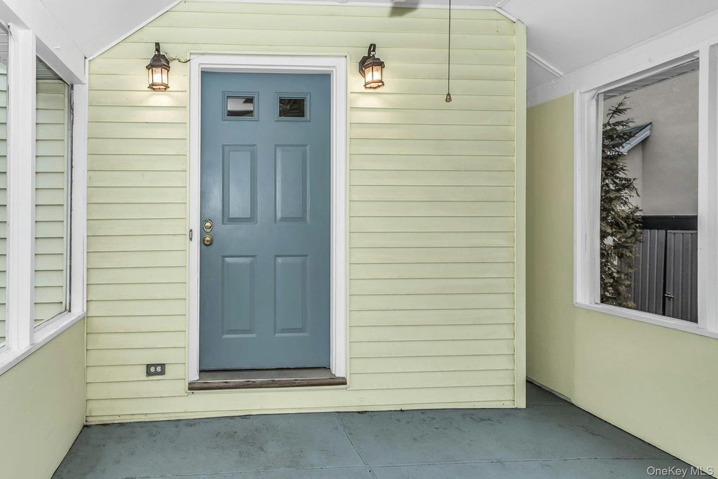 11 Merton Avenue, Lynbrook, NY 11563 — photo 4
