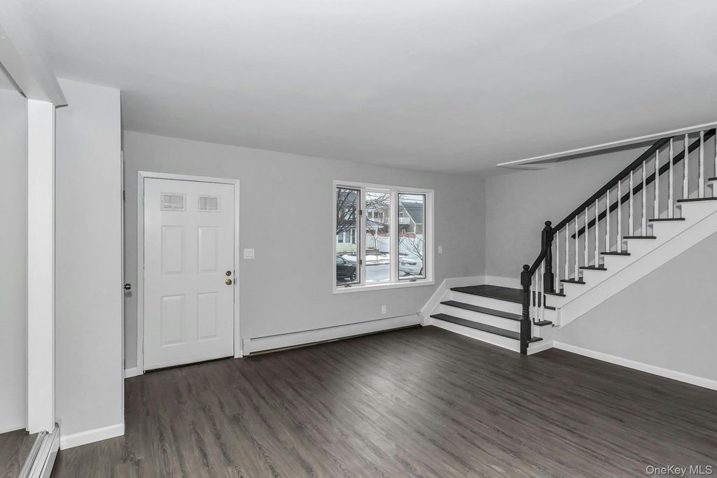 11 Merton Avenue, Lynbrook, NY 11563 — photo 5