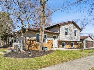 300 Norton Street, Lombard, IL 60148