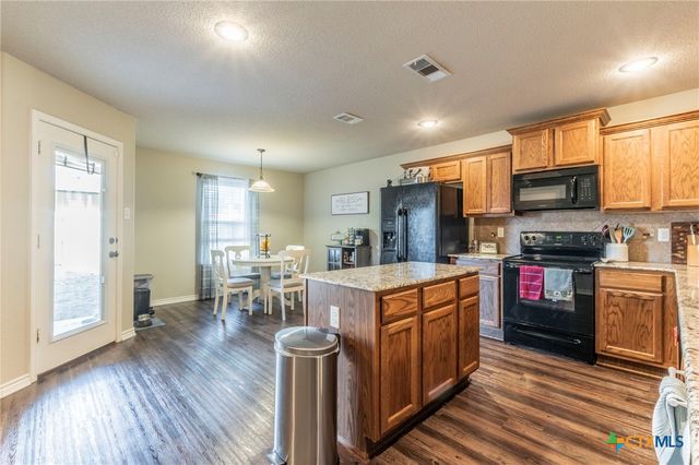 6806 Ambrose Circle, Temple, TX 76502