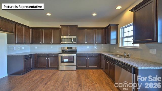 3133 Platinum Pointe Drive, Charlotte, NC 28227